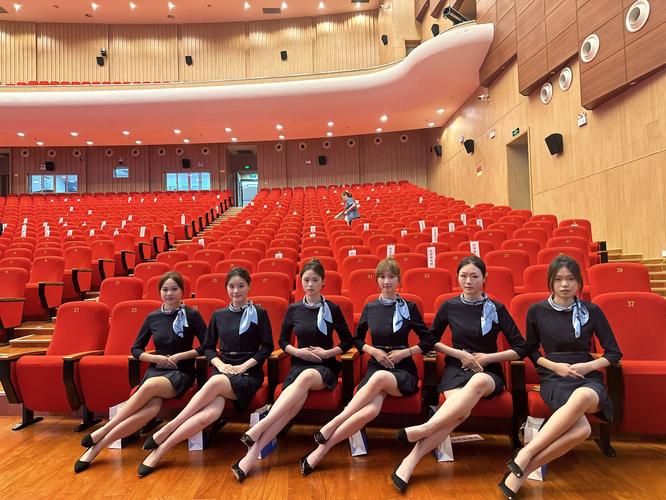 校藝術(shù)團(tuán)禮儀隊(duì)受邀參加2025年書香重慶全民閱讀盛典